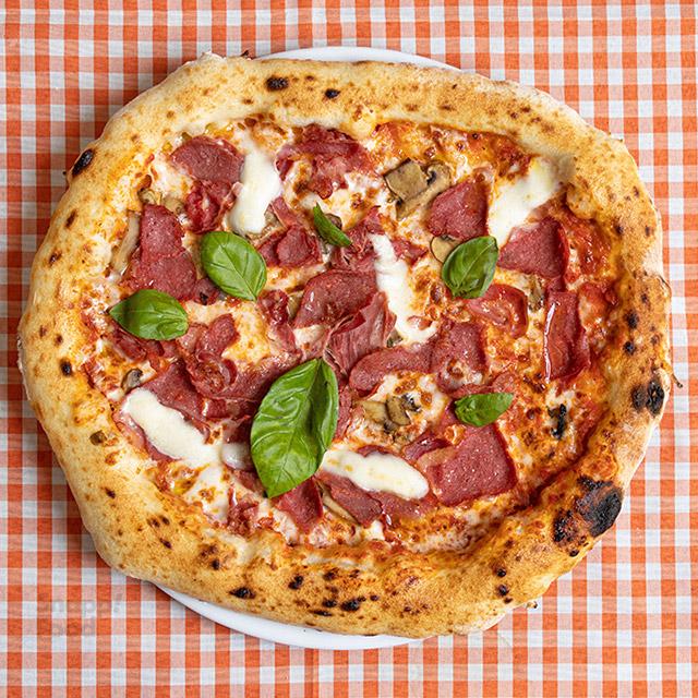 پیتزا بیکن و قارچ ناپولیتن سس گوجه